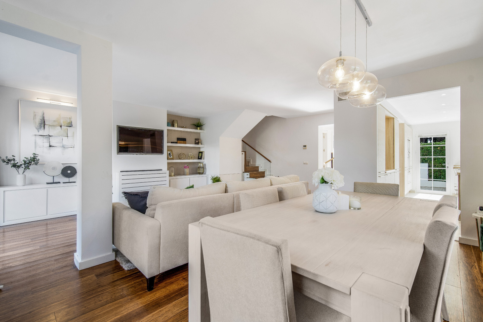 Hermosa playa de primera línea, casa de cuatro dormitorios en la prestigiosa comunidad de Marbellamar, en Marbella Milla de Oro - Marbella Golden Mile - Adosado | 21