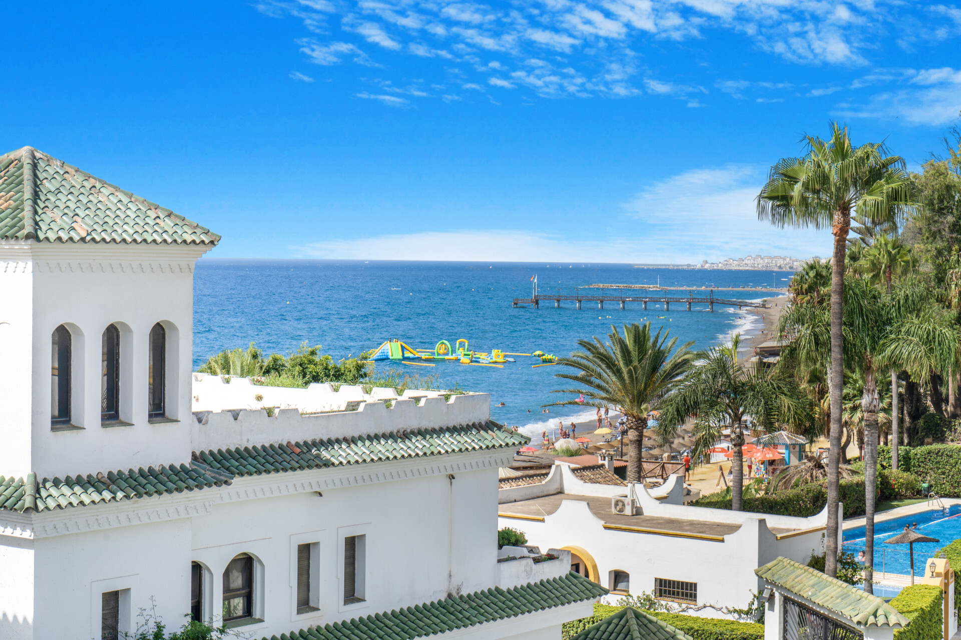Hermosa playa de primera línea, casa de cuatro dormitorios en la prestigiosa comunidad de Marbellamar, en Marbella Milla de Oro - Marbella Golden Mile - Adosado | 26
