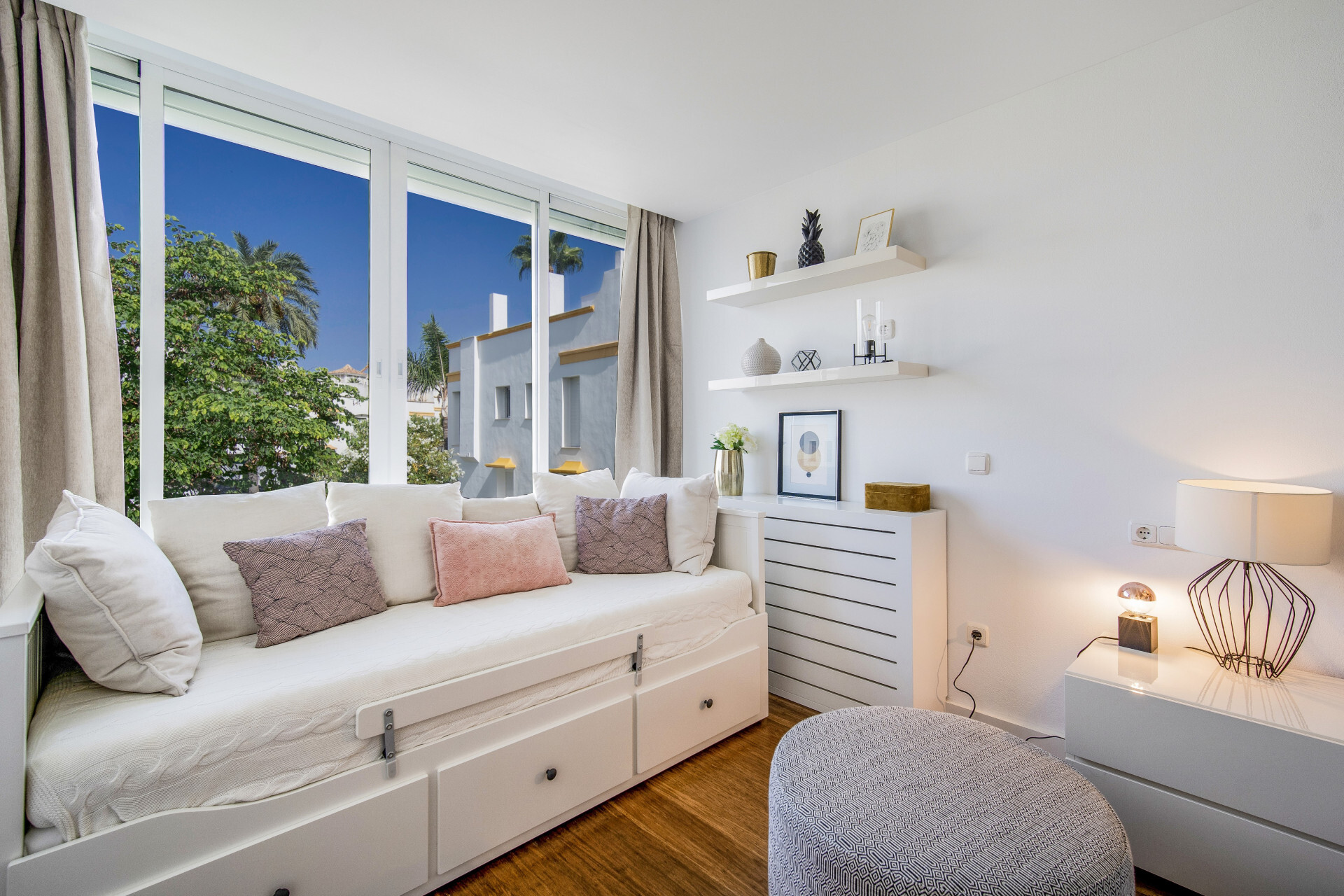 Hermosa playa de primera línea, casa de cuatro dormitorios en la prestigiosa comunidad de Marbellamar, en Marbella Milla de Oro - Marbella Golden Mile - Adosado | 15