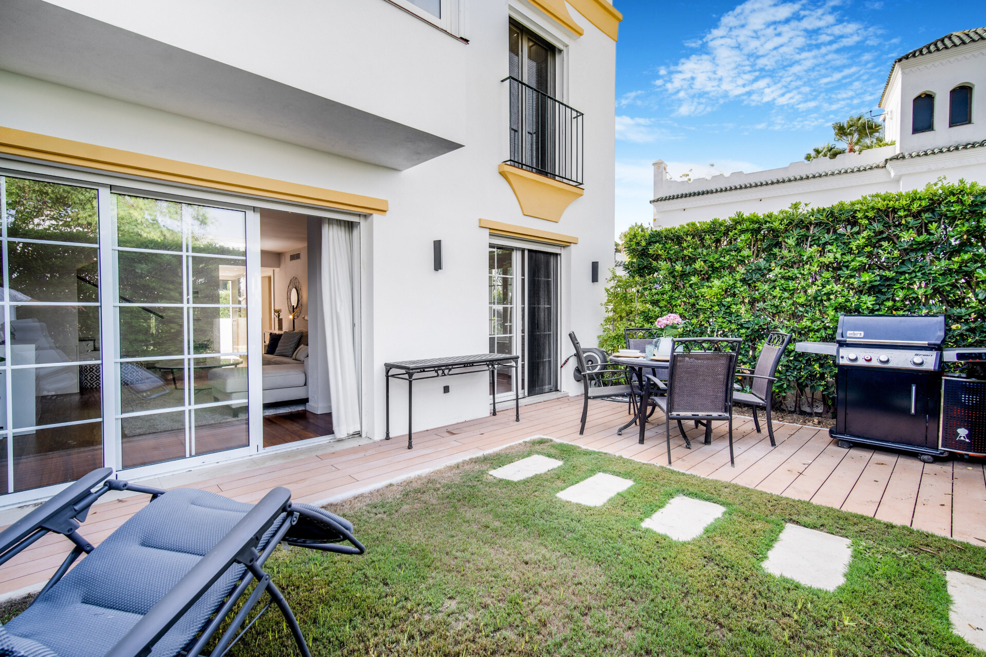 Hermosa playa de primera línea, casa de cuatro dormitorios en la prestigiosa comunidad de Marbellamar, en Marbella Milla de Oro - Marbella Golden Mile - Adosado | 14