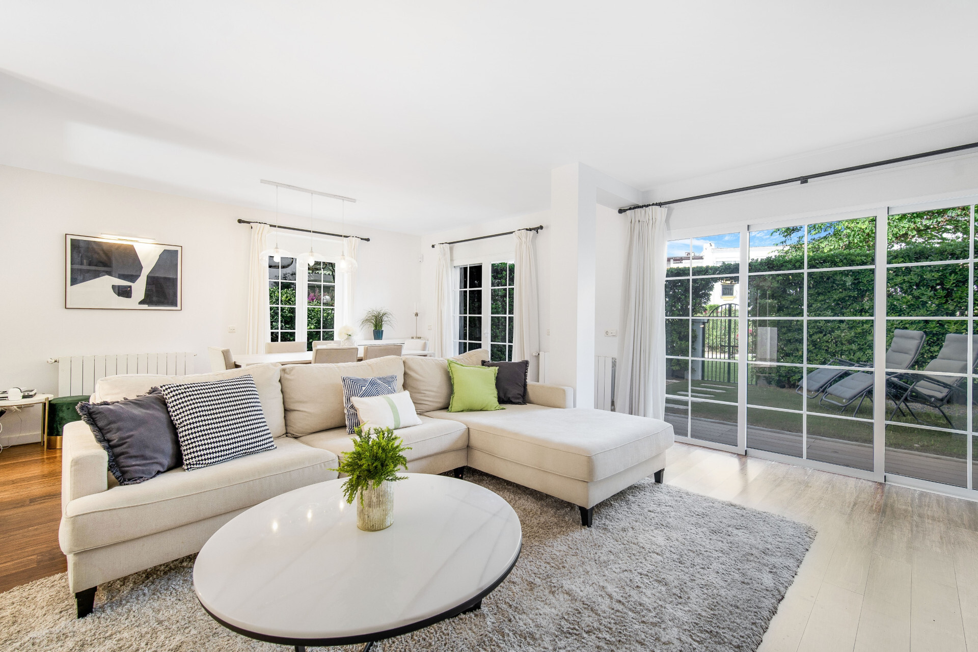Hermosa playa de primera línea, casa de cuatro dormitorios en la prestigiosa comunidad de Marbellamar, en Marbella Milla de Oro - Marbella Golden Mile - Adosado | 13