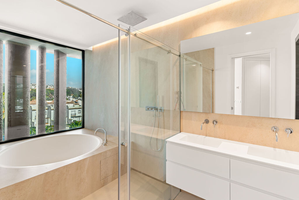 Ático dúplex de lujo en primera línea de playa en The Sapphire, Estepona -  - Atico Duplex | 25