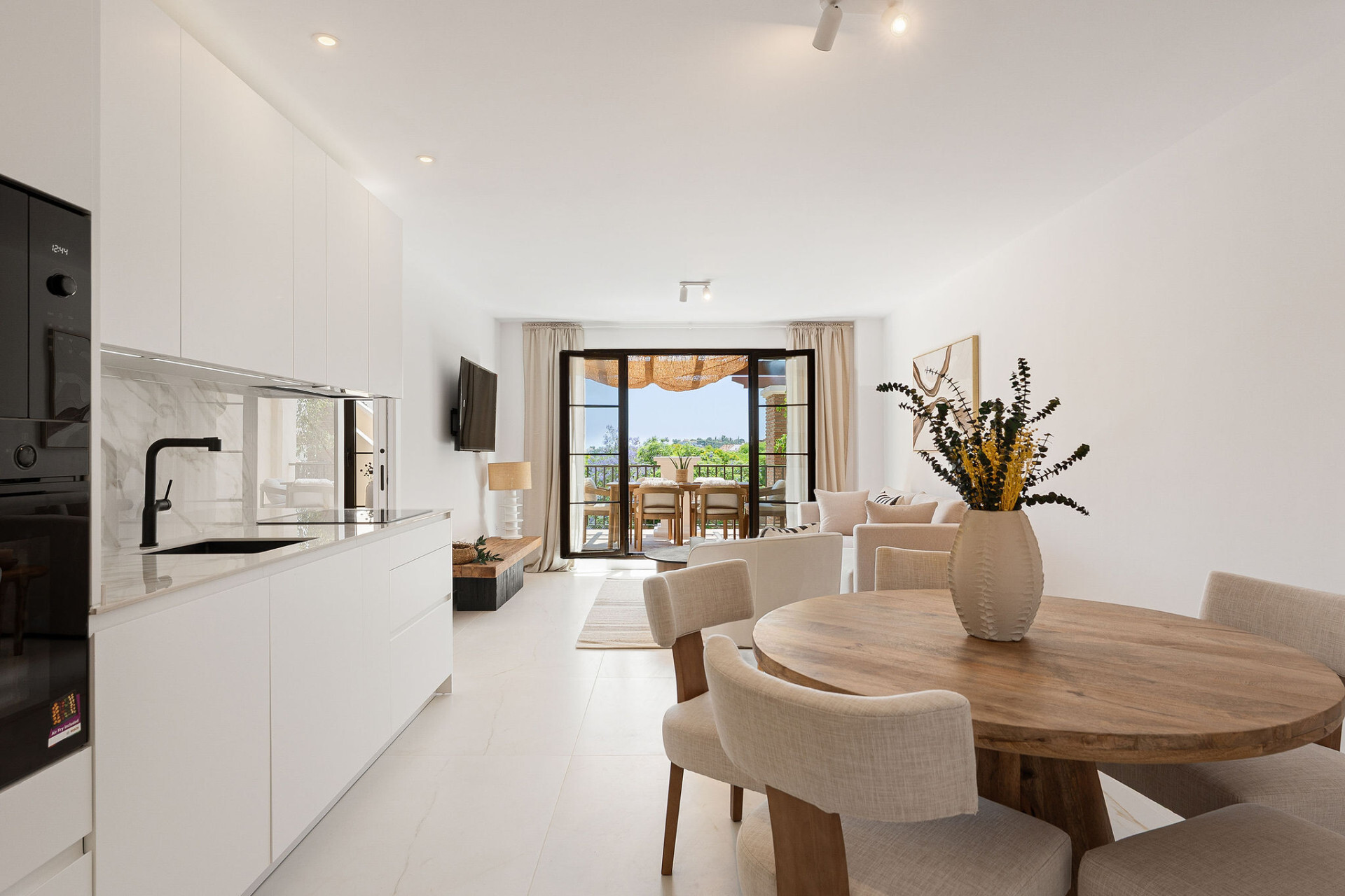 Bienvenido a este hermoso ático renovado que ofrece una vida luminosa y contemporánea en una tranquila urbanización andaluza! - Los Arqueros - Ático | 20