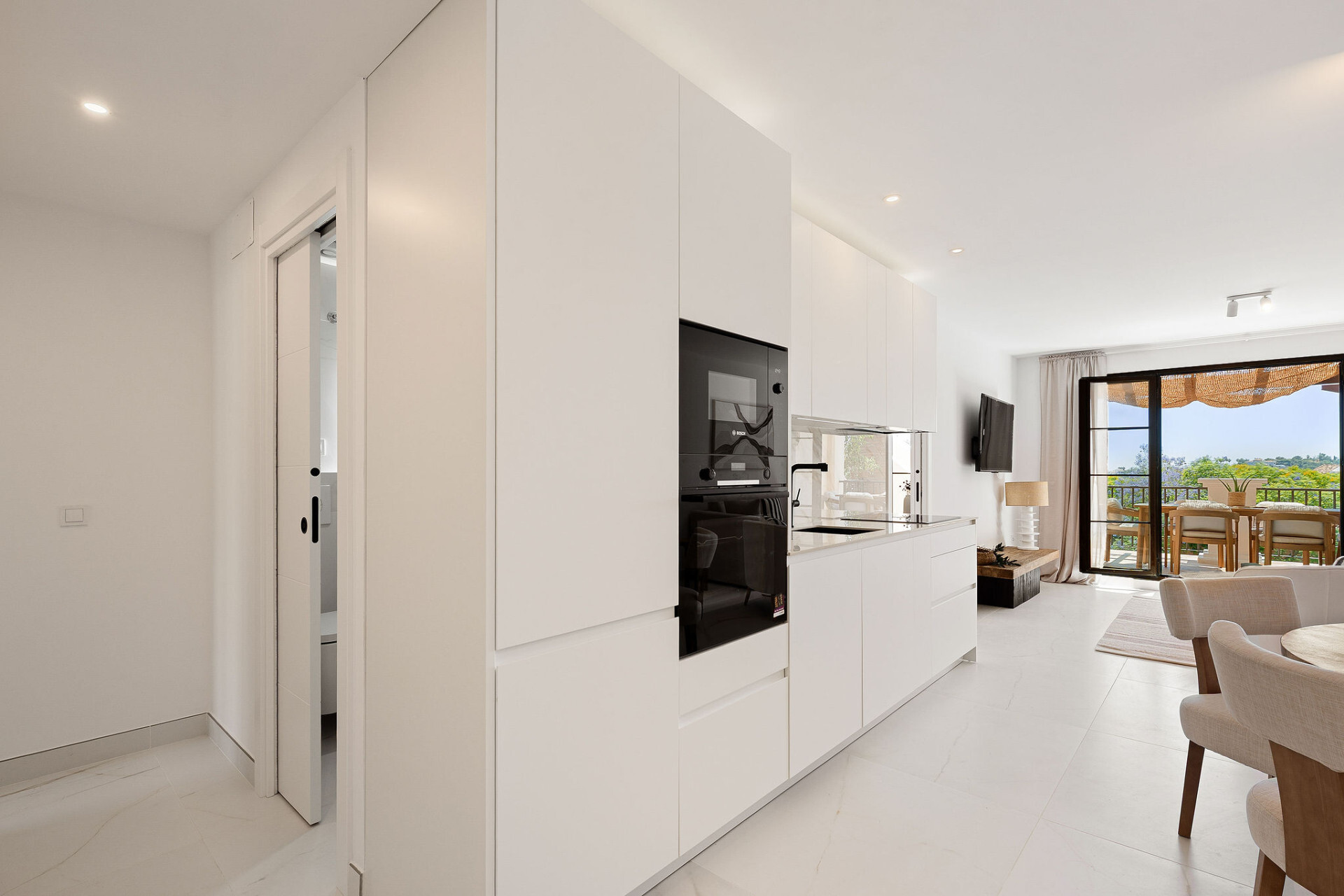 Bienvenido a este hermoso ático renovado que ofrece una vida luminosa y contemporánea en una tranquila urbanización andaluza! - Los Arqueros - Ático | 19
