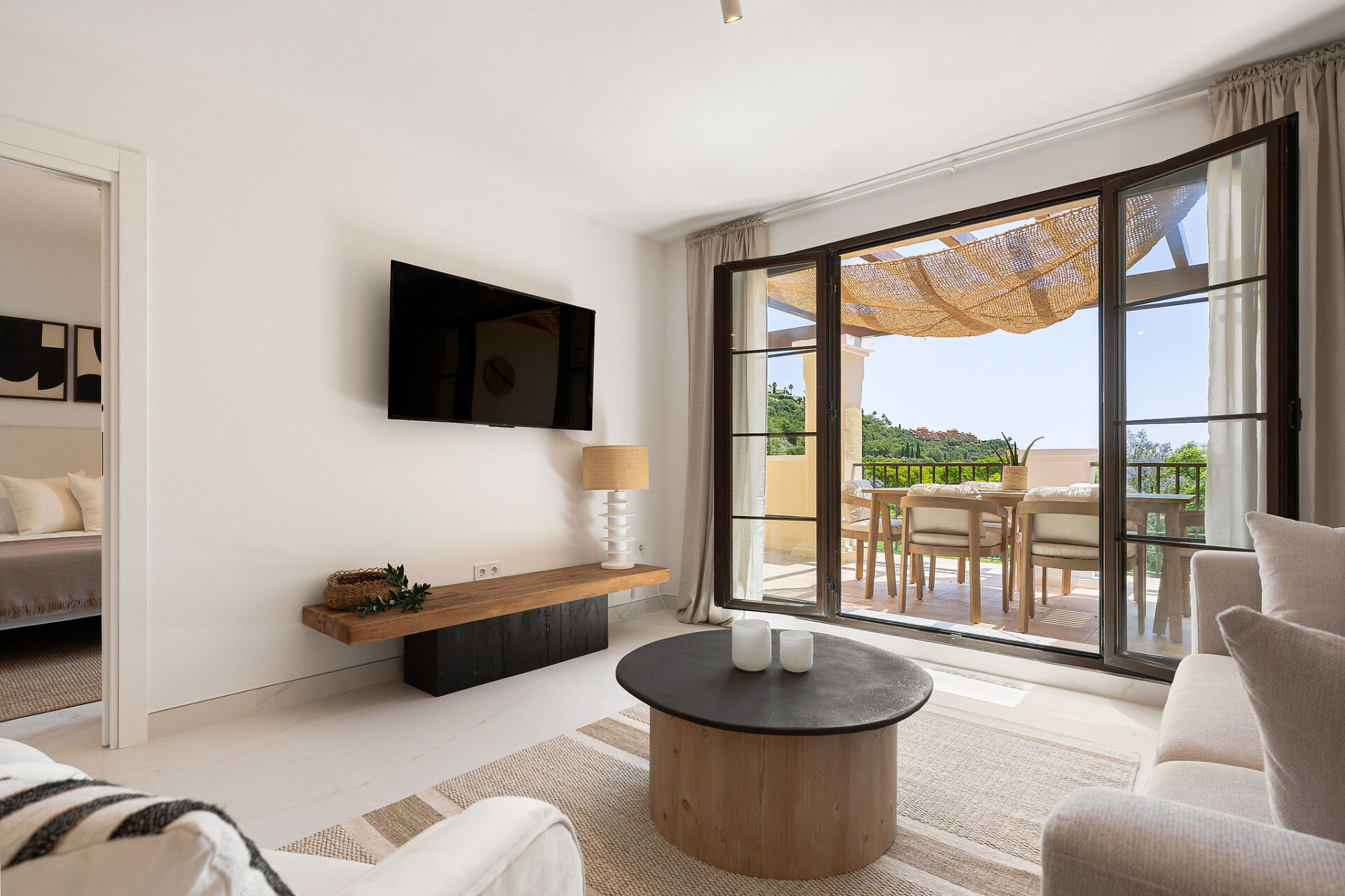 Bienvenido a este hermoso ático renovado que ofrece una vida luminosa y contemporánea en una tranquila urbanización andaluza! - Los Arqueros - Ático | 21