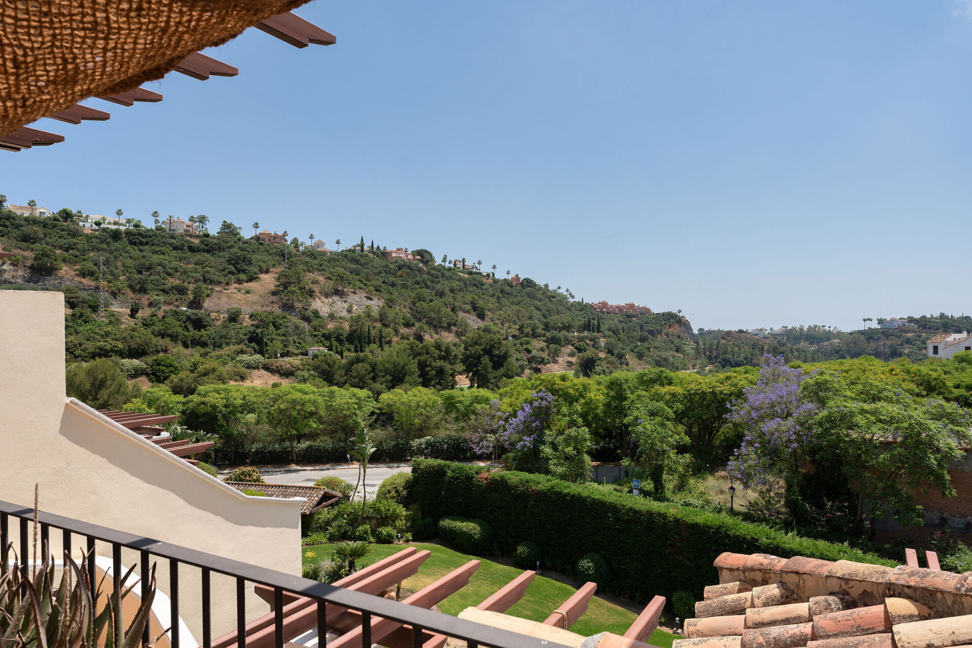 Bienvenido a este hermoso ático renovado que ofrece una vida luminosa y contemporánea en una tranquila urbanización andaluza! - Los Arqueros - Ático | 28