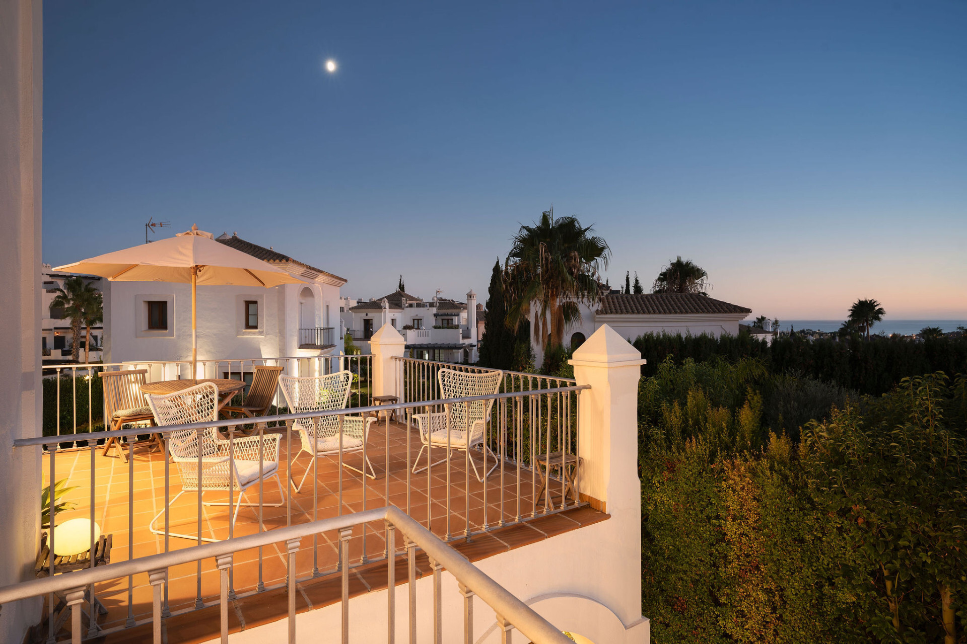 Gerenoveerde villa met zeezicht, privézwembad en mediterrane tuin in Estepona - Estepona Oost - Villa | 24